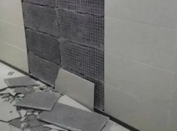 英吉沙瓷砖空鼓维修公司分享下英吉沙墙砖松动维修的知识